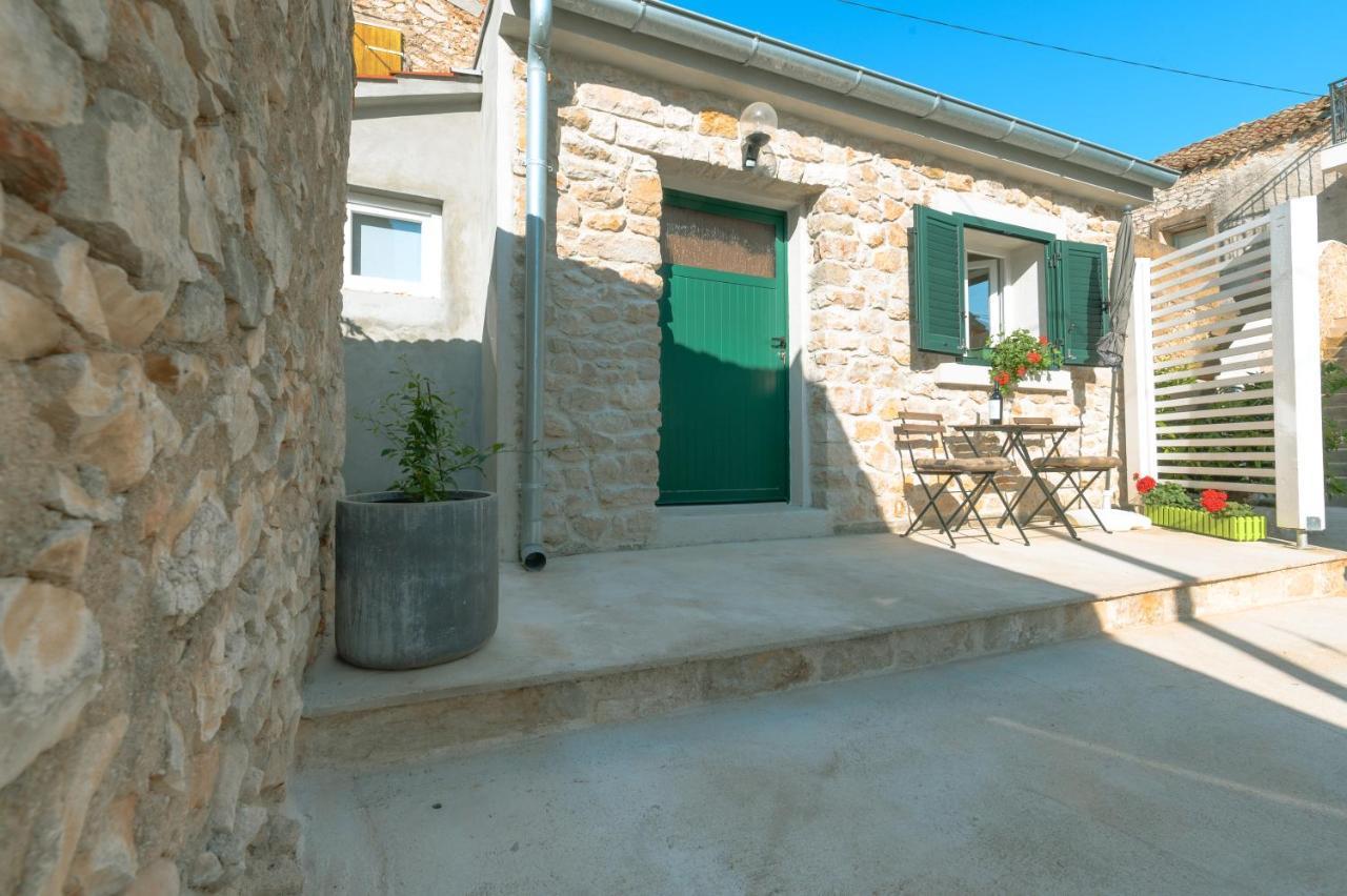 Small Stone House Luka Задар Экстерьер фото